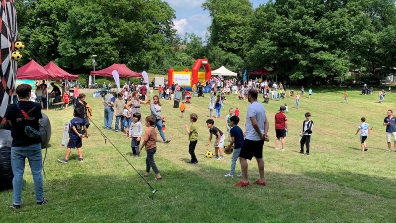 Aktion in Ratingen West: Großes Kinderspielfest mit Familienpicknick am Rodelberg