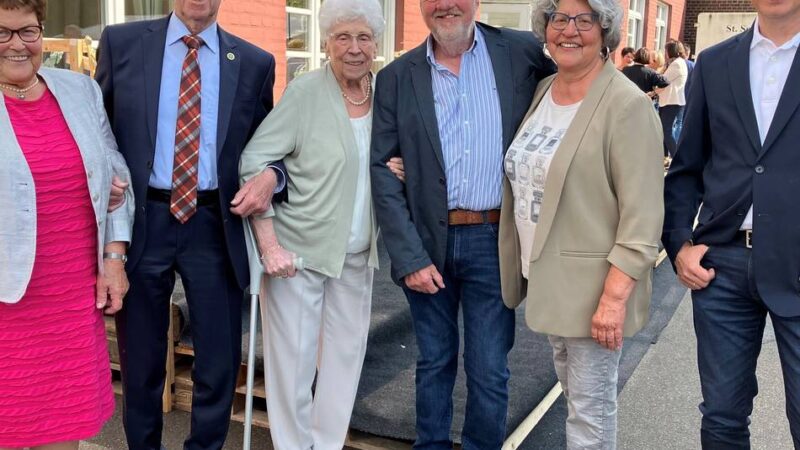 Ex-Königstreffen in Steinforth-Rubbelrath: Als die Königin in Pantoffeln statt in Pumps zur Parade kam