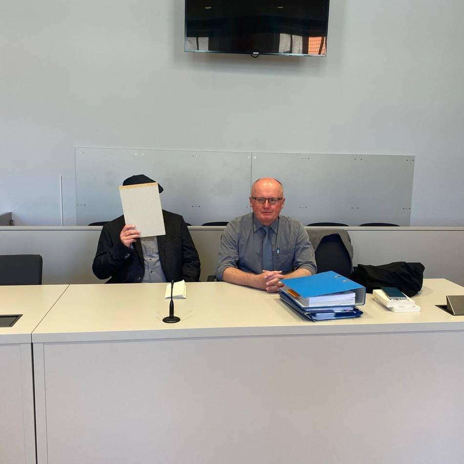 Wermelskirchener in Mönchengladbach vor Gericht: Angeklagter bestreitet sexuellen Missbrauch von Minderjähriger