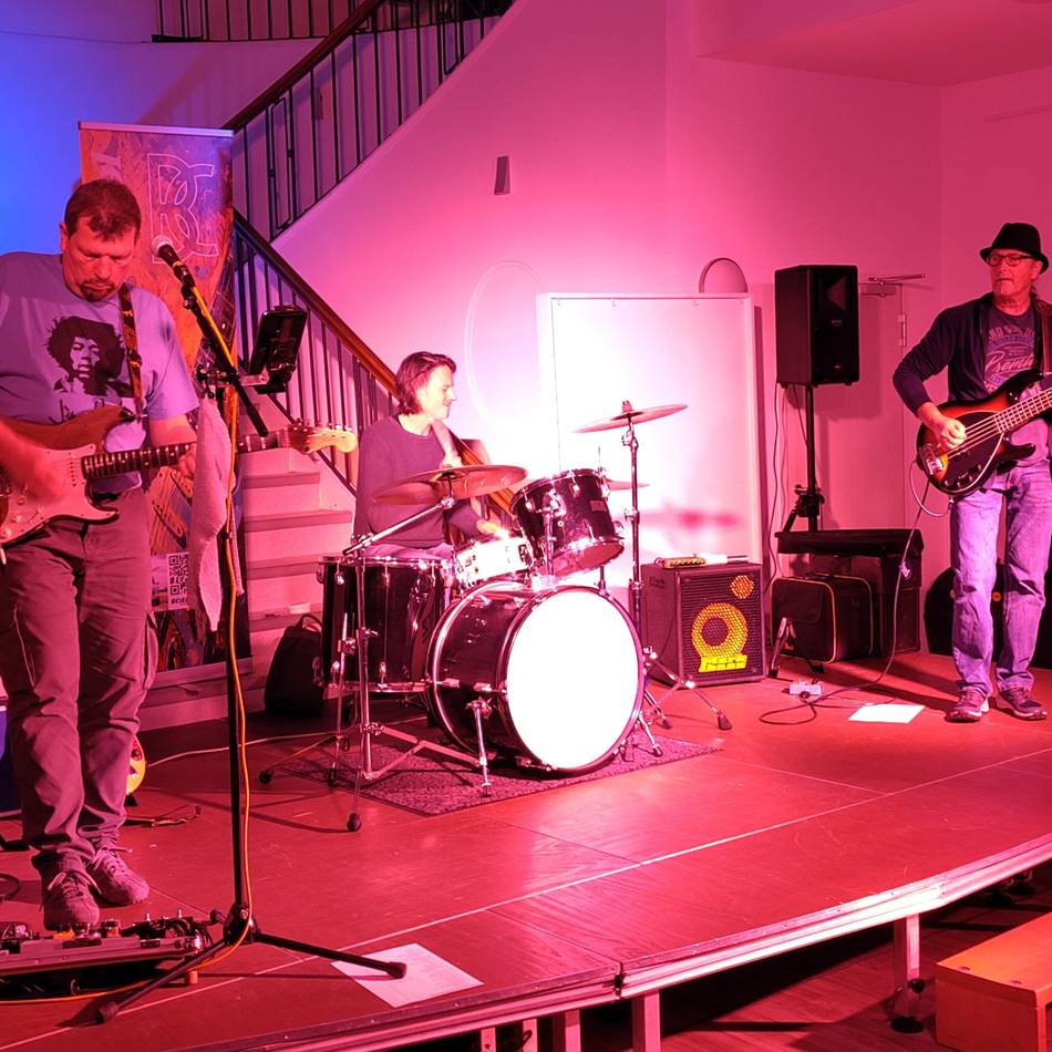 Konzert im Hückeswagener Kultur-Haus Zach: Von Bayern ins Island mit der universalen Sprache des Blues