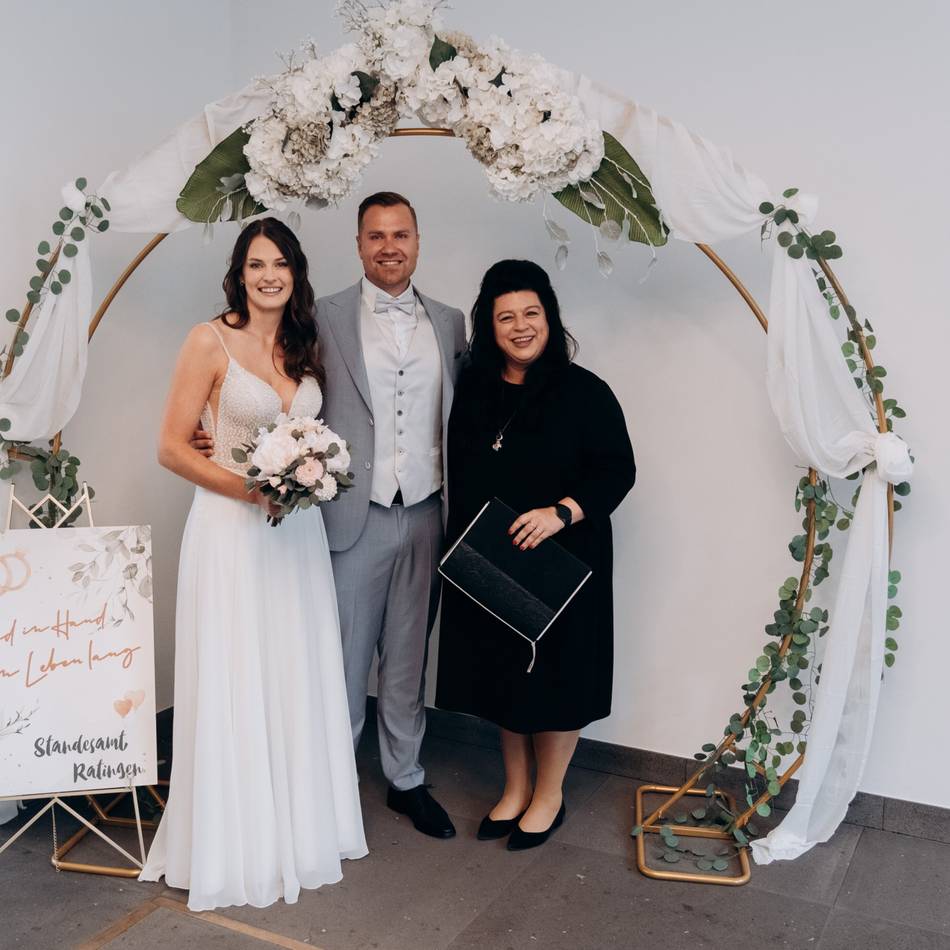 Viele Hochzeiten im Mai: Zum besonderen Datum – Standesbeamtin traut auch sonntags