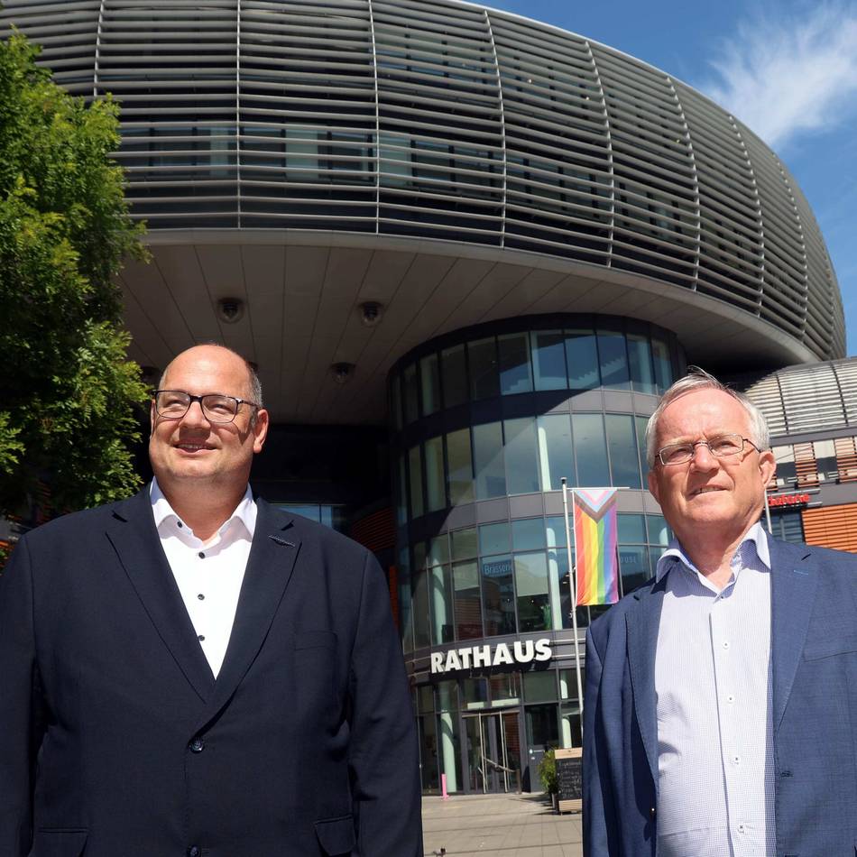 Kommunalwahl 2025 in Leverkusen: OB-Kandidat Hebbel und CDU-Chef Scholz stellen Wahlprogramm  vor