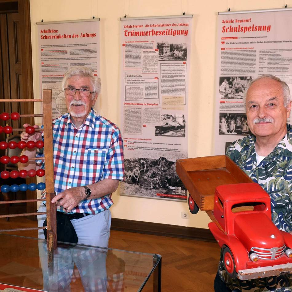 Ausstellung in Leverkusen: So sah die Kindheit in der Nachkriegszeit aus