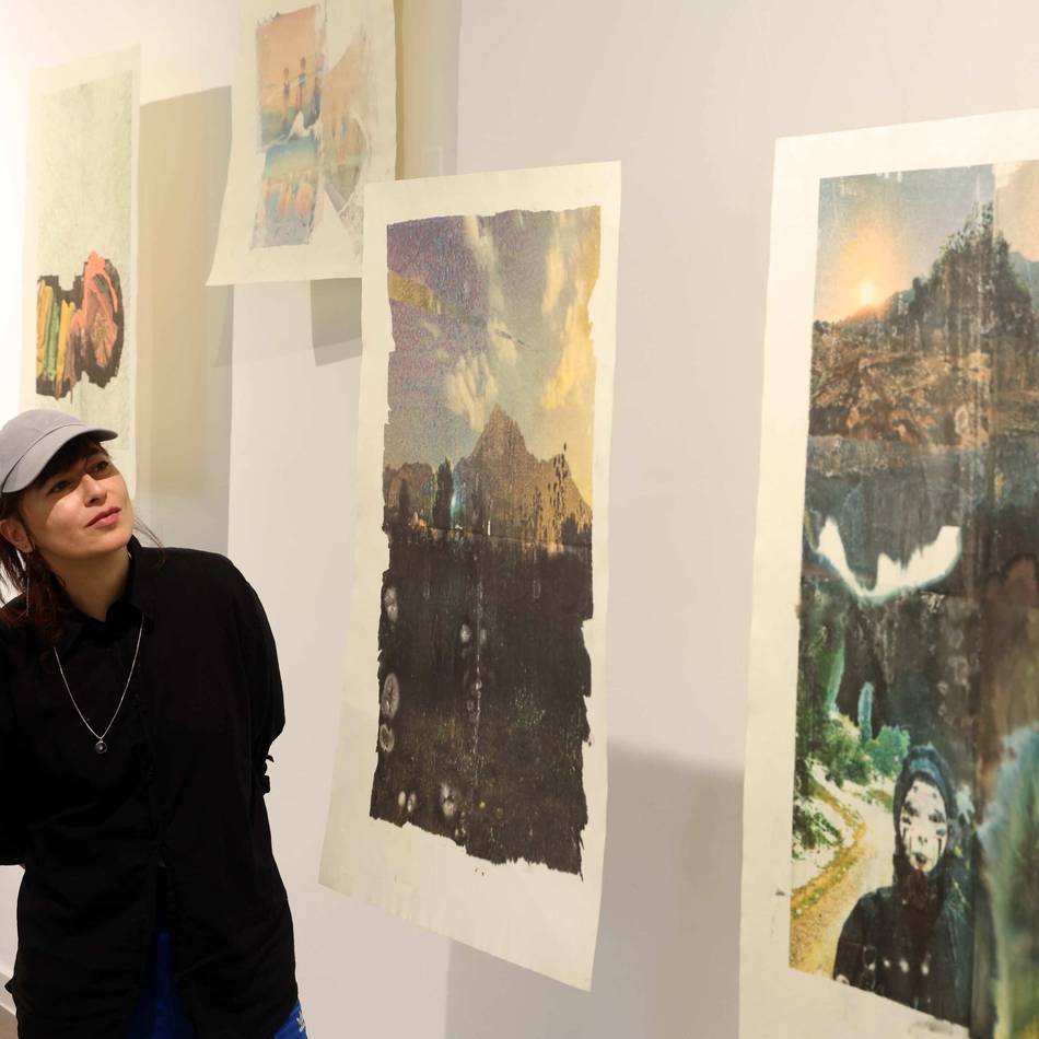 Gülbin Ünlü stellt beim Leverkusener Kunstverein aus: Schwebende Blätter halten Erinnerung wach