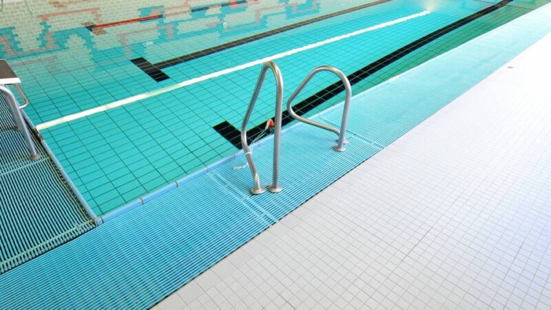 Sanierungen im Winter geplant: 215.000 Euro für Schwimmbäder in Jüchen und Hochneukrich