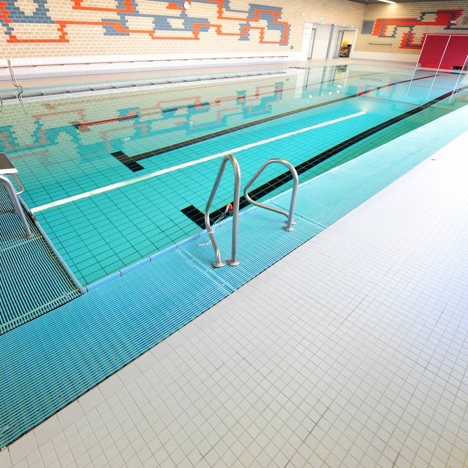 Sanierungen im Winter geplant: 215.000 Euro für Schwimmbäder in Jüchen und Hochneukrich