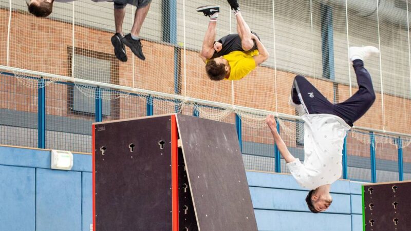 „Nachtsport“ in Neuss: Stadt sucht neue Halle für Parkour-Angebot