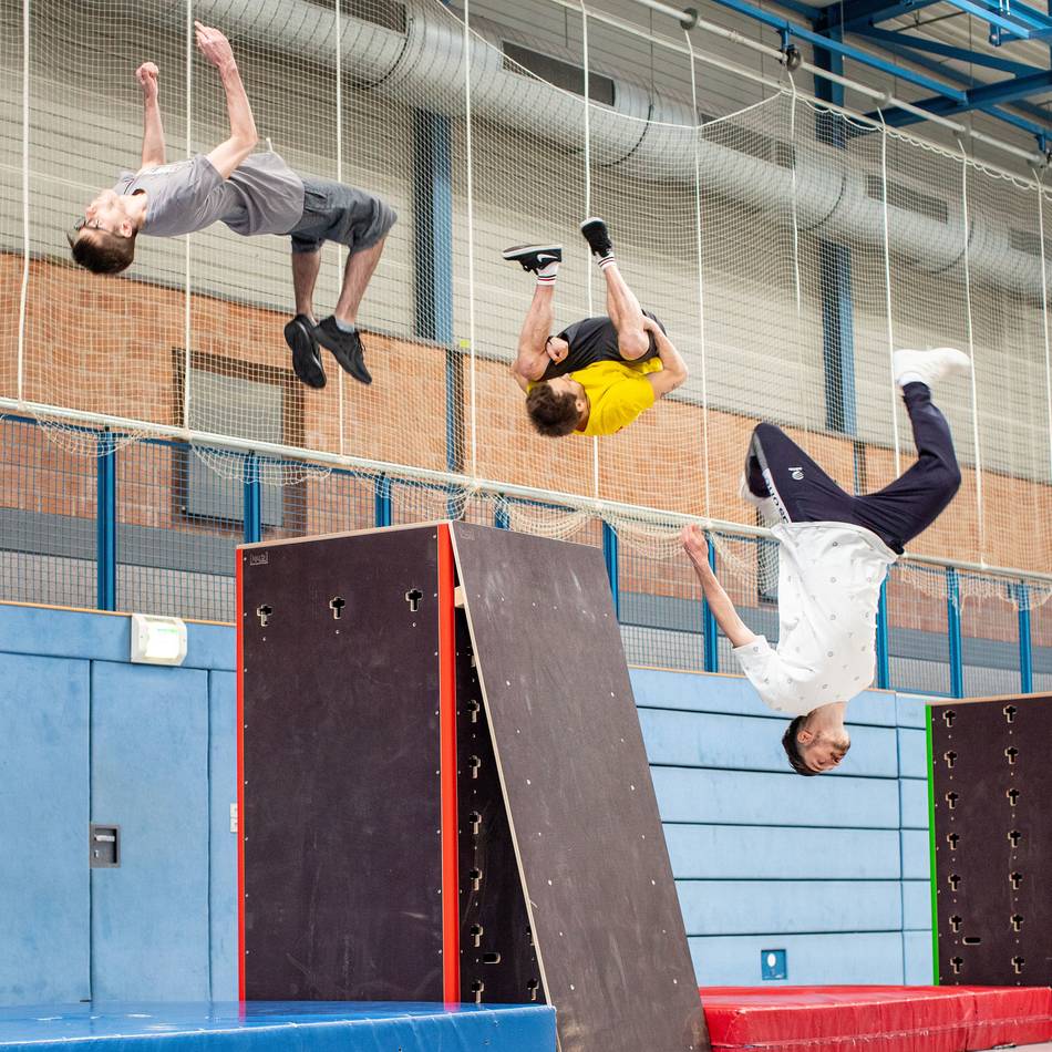 „Nachtsport“ in Neuss: Stadt sucht neue Halle für Parkour-Angebot