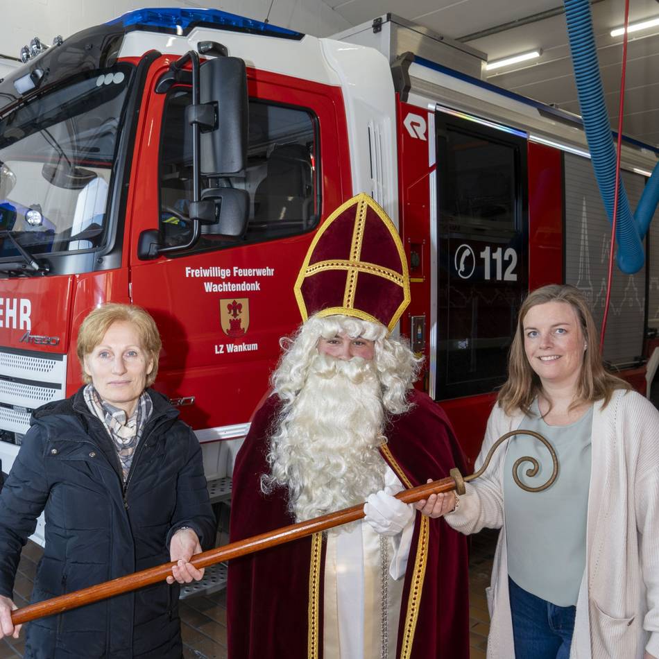 Über 100 Jahre alte Tradition: Neues Nikolauskostüm für die Feuerwehr Wankum