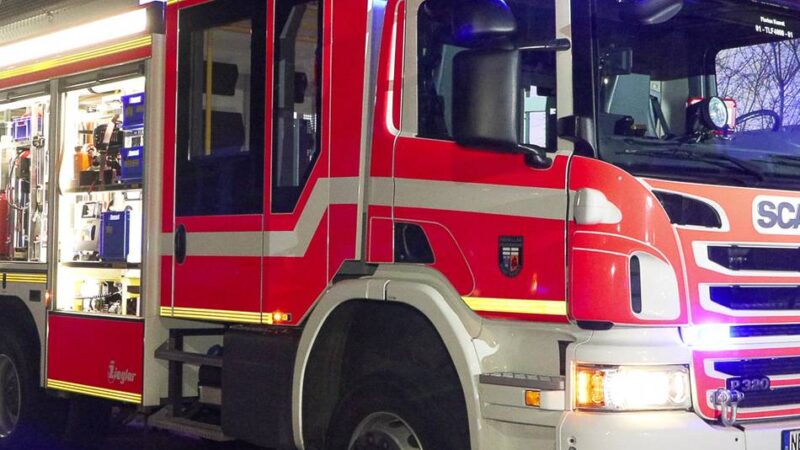 Polizei sucht Zeugen: Drei nächtliche Brände in der Neusser Innenstadt