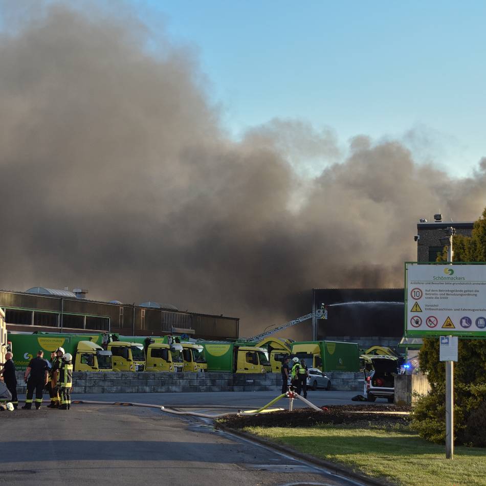 Keine Hinweise auf Straftaten: Führte ein Akku im Müll zum Brand in Kempen?