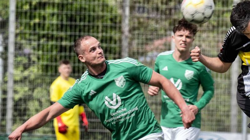 Abstiegskampf spitzt sich zu: Dieses Derby läutet das furiose Finale der Bezirksliga ein