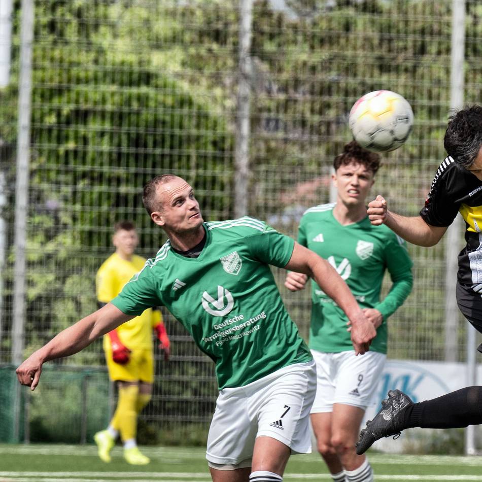 Abstiegskampf spitzt sich zu: Dieses Derby läutet das furiose Finale der Bezirksliga ein