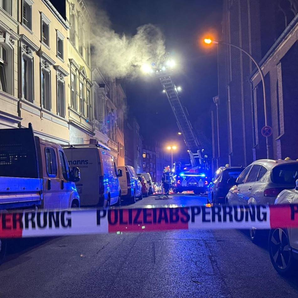 Einsatz in Mönchengladbach: Feuerwehr rettet Reptil aus brennendem Haus