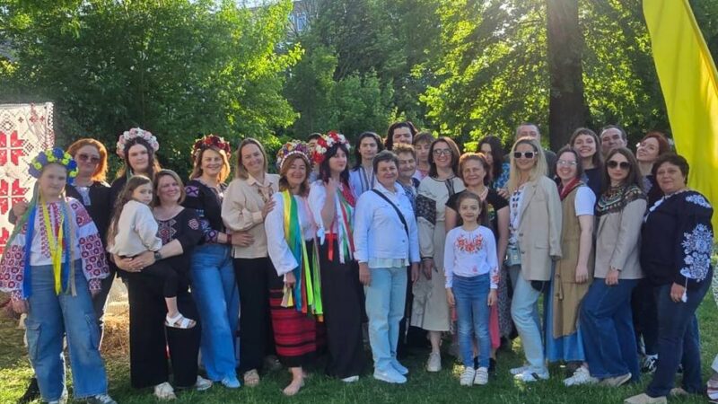 „Tag der Wyshywanka“: Ukrainische Kultur mitten in Moers