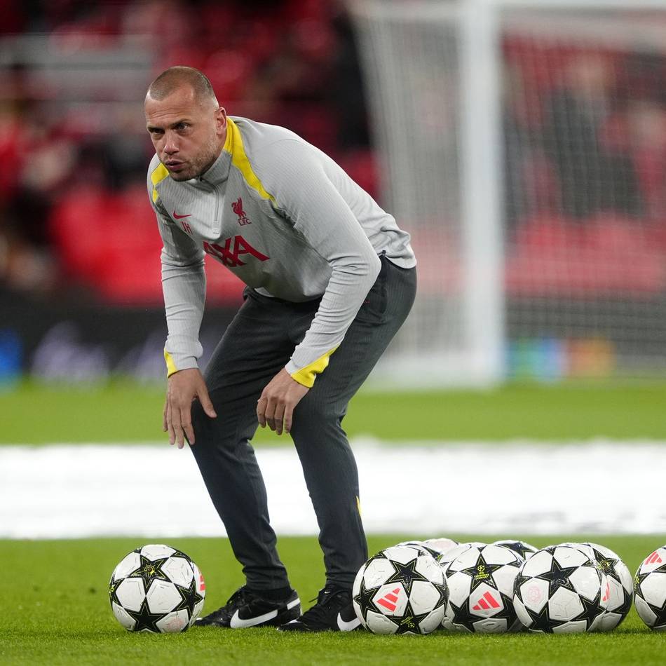 Zuletzt in Liverpool: Ajax Amsterdam holt Ex-Herthaner Heitinga als Trainer