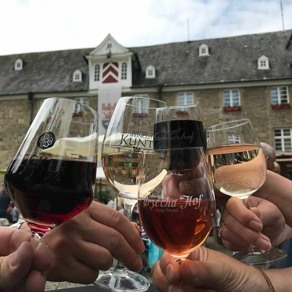 Traditionsveranstaltung in Hückeswagen: Weinfest zieht Pfingsten auf den Wilhelmplatz