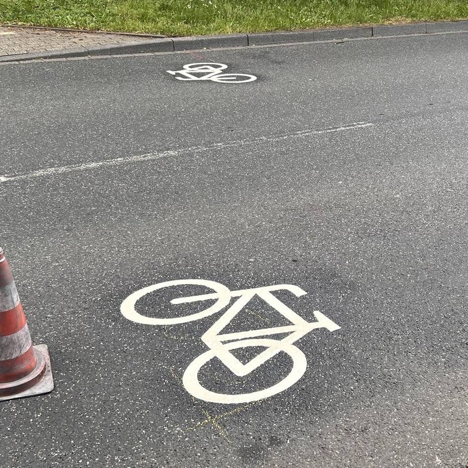 Radwege in Viersen: Piktogramme sollen Autofahrer aufmerksam machen