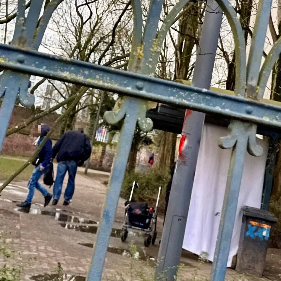 Kontrolle rund um die Stadthalle: Drogenfund und Festnahme bei Schwerpunkt-Einsatz in Neuss