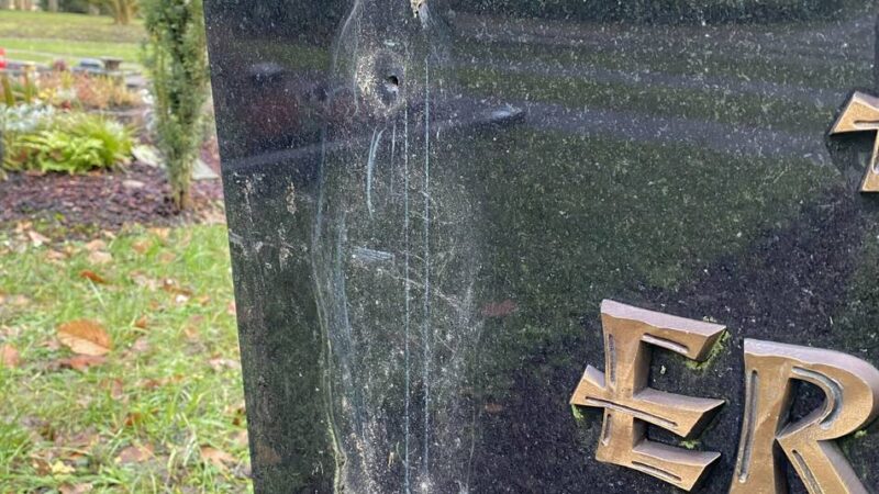 Norf und Weckhoven besonders betroffen: Stadt warnt vor Metalldieben auf den Friedhöfen
