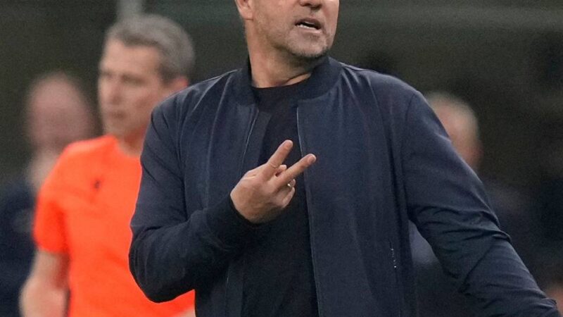 Fußball: Flick verlängert Vertrag bei Meister Barça