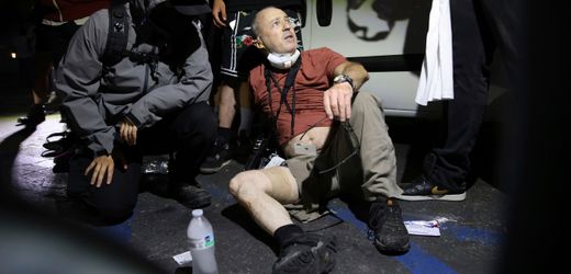 Los Angeles: Reporterin und Fotograf bei Protesten von Gummigeschossen verletzt