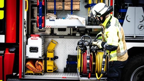 Wohnungsbrand in Velbert: Flammen machen Wohnung unbewohnbar
