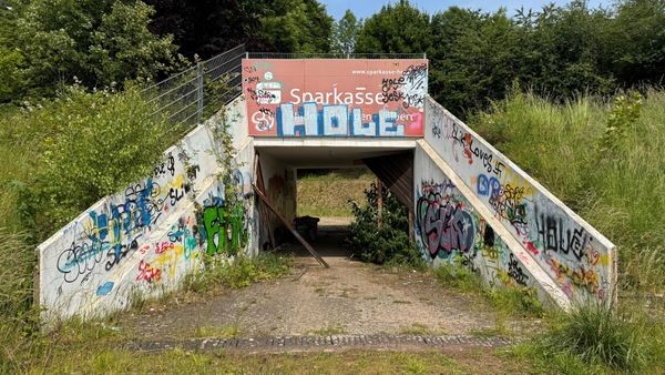Lost Place Velberter Stadion: Was an diesem Ort passieren soll