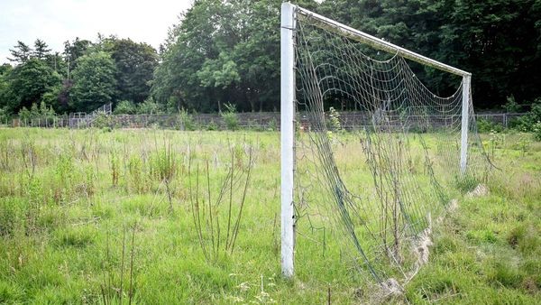 31 beeindruckende Bilder vom Lost-Place Stadion Sonnenblume