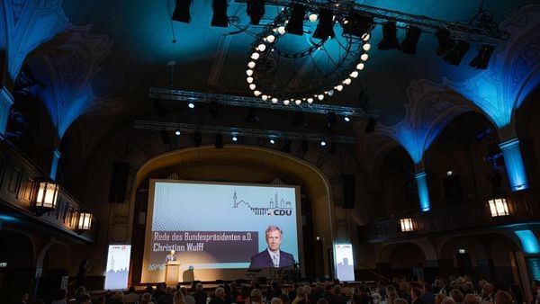 Ehemaliger Bundespräsident besucht Velberter Partei-Gala