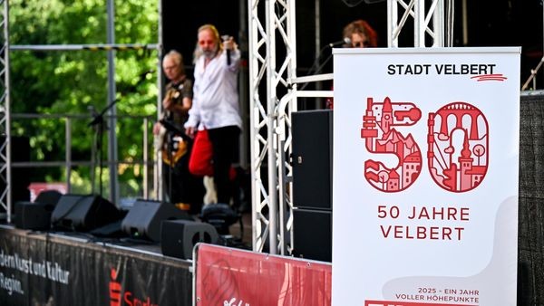 Jubiläumsfest in Velbert: Hoffnung nach morgendlichem Regen
