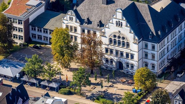 Einbrecher knacken Tresor in Velberter Gymnasium