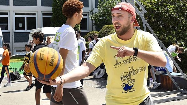 23 tolle Fotos: 3×3-Basketball begeistert Hunderte in Velbert trotz Hitze