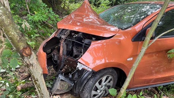 Schwerer Unfall auf kurvenreicher Straße in Velbert