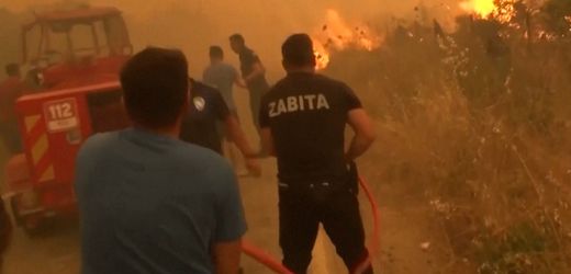 Türkei: Waldbrände in Izmir erzwingen Evakuierungen und Flughafenschließung