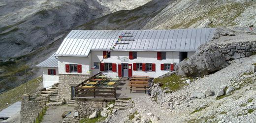 Knorrhütte: Verwüstung von Berghütten – Verrohen die Sitten am Berg?