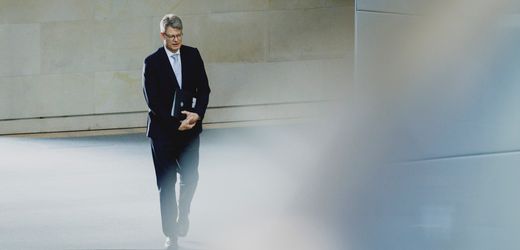 Patrick Schnieder profitiert von Rekord-Investitionen, muss nun ihr Versickern verhindern
