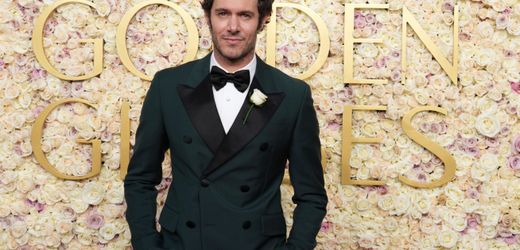 Adam Brody ist froh, dass seine Karriere vor Social Media gestartet ist