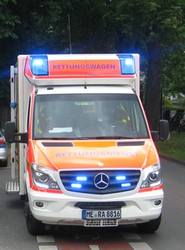 POL-ME: Bei „Wheelie“ gestürzt: 16-jähriger Enduro-Fahrer schwer verletzt – 2506094