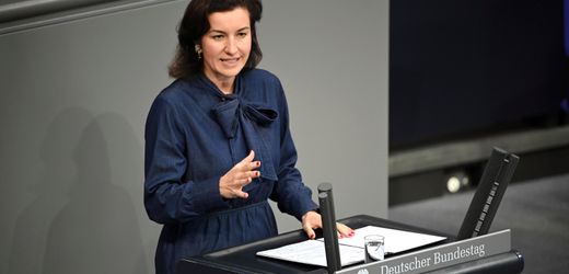 Dorothee Bär plant »Rundum-sorglos-Paket« für ausländische Forschende