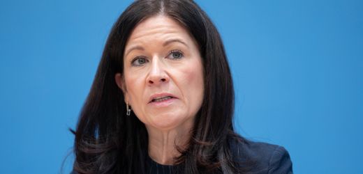 Berliner Bildungssenatorin widerspricht sich selbst