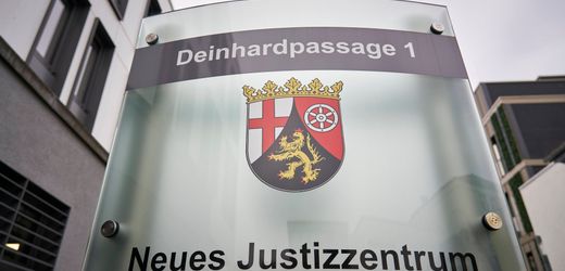 Rechtsaußen-Jurist darf zu Recht nicht ins Referendariat