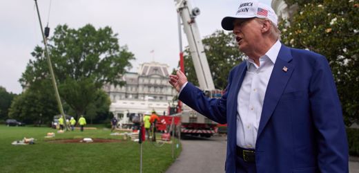 USA: Donald Trump weiht »die besten Fahnenmasten der Welt« vor dem Weißen Haus ein