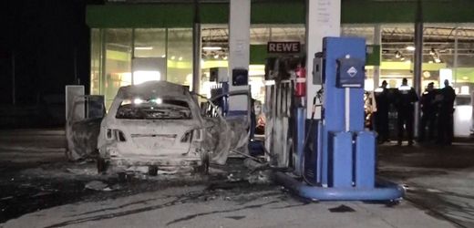 Hannover: Mann fährt mit brennendem Pkw an Tankstelle und verschanzt sich mit Axt
