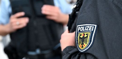 Hamburg: Hängematte im ICE aufgespannt – Mann bereitet Ärger und wird von Bundespolizei abgeführt