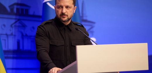 Ukraine: Wolodymyr Selenskyj stellt Militärführung um
