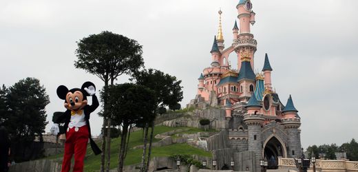 Disneyland Paris: Mann muss nach inszenierter Kinderhochzeit in Disneyland in Untersuchungshaft