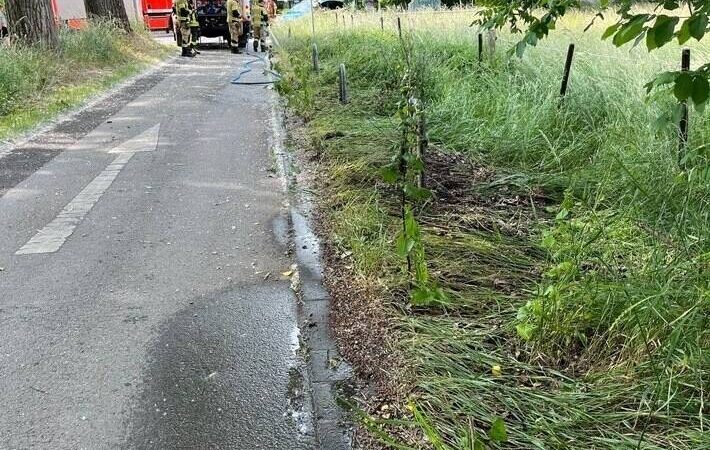 Gleich zwei Brandeinsätze in Hilden am Wochenende: Altkleidercontainer und Feldrand in Brand gesetzt