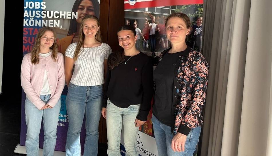 IHK-Projekt an der Liebfrauenschule in Geldern: Schülerinnen sammeln wertvolle Einblicke in Ausbildung und Berufswelt