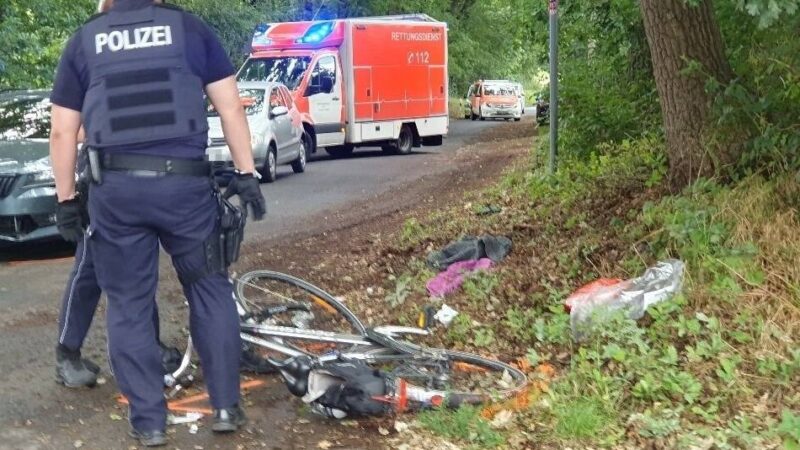 Verkehrsunfall in Nütterden: Radfahrer kollidiert am Wolfsberg mit Auto und wird schwer verletzt